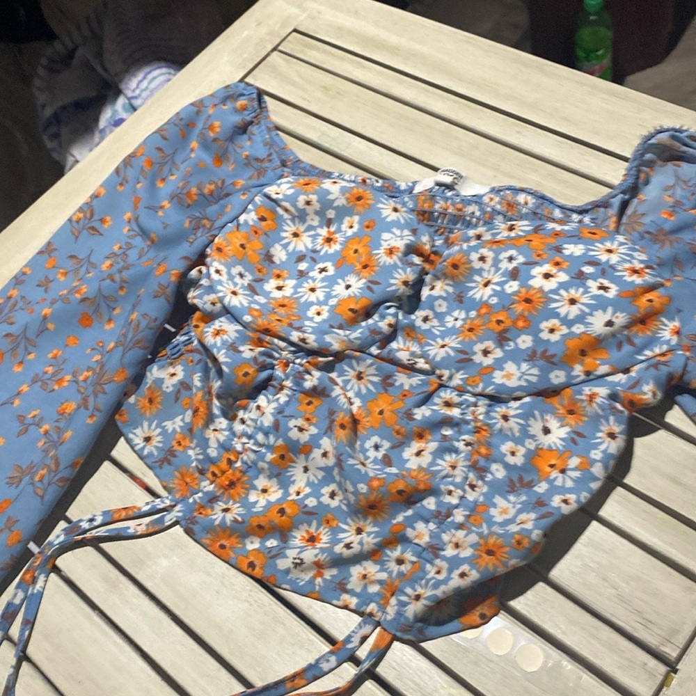 Madden nyc blue floral cropped shirt